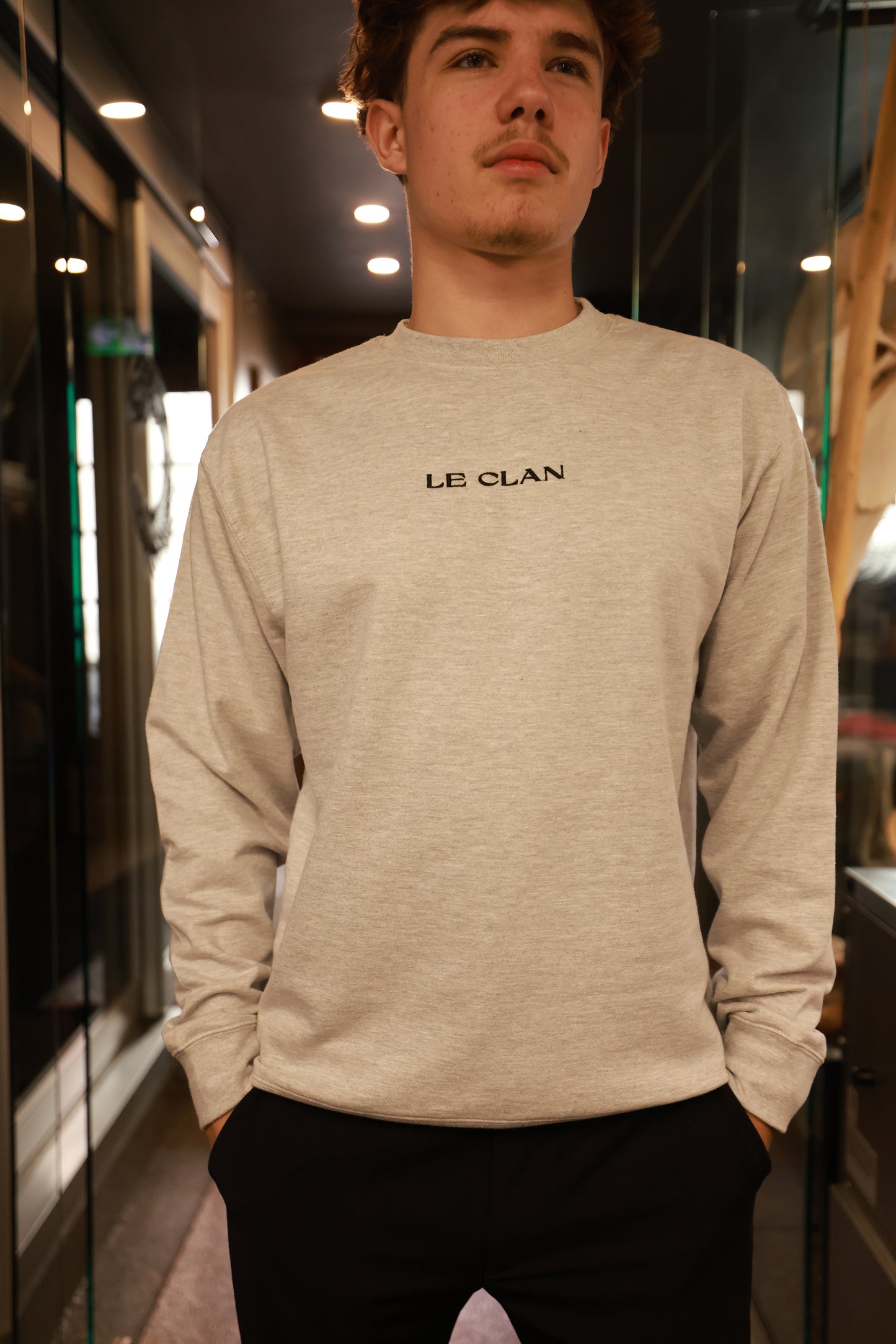 LECLAN Crewneck